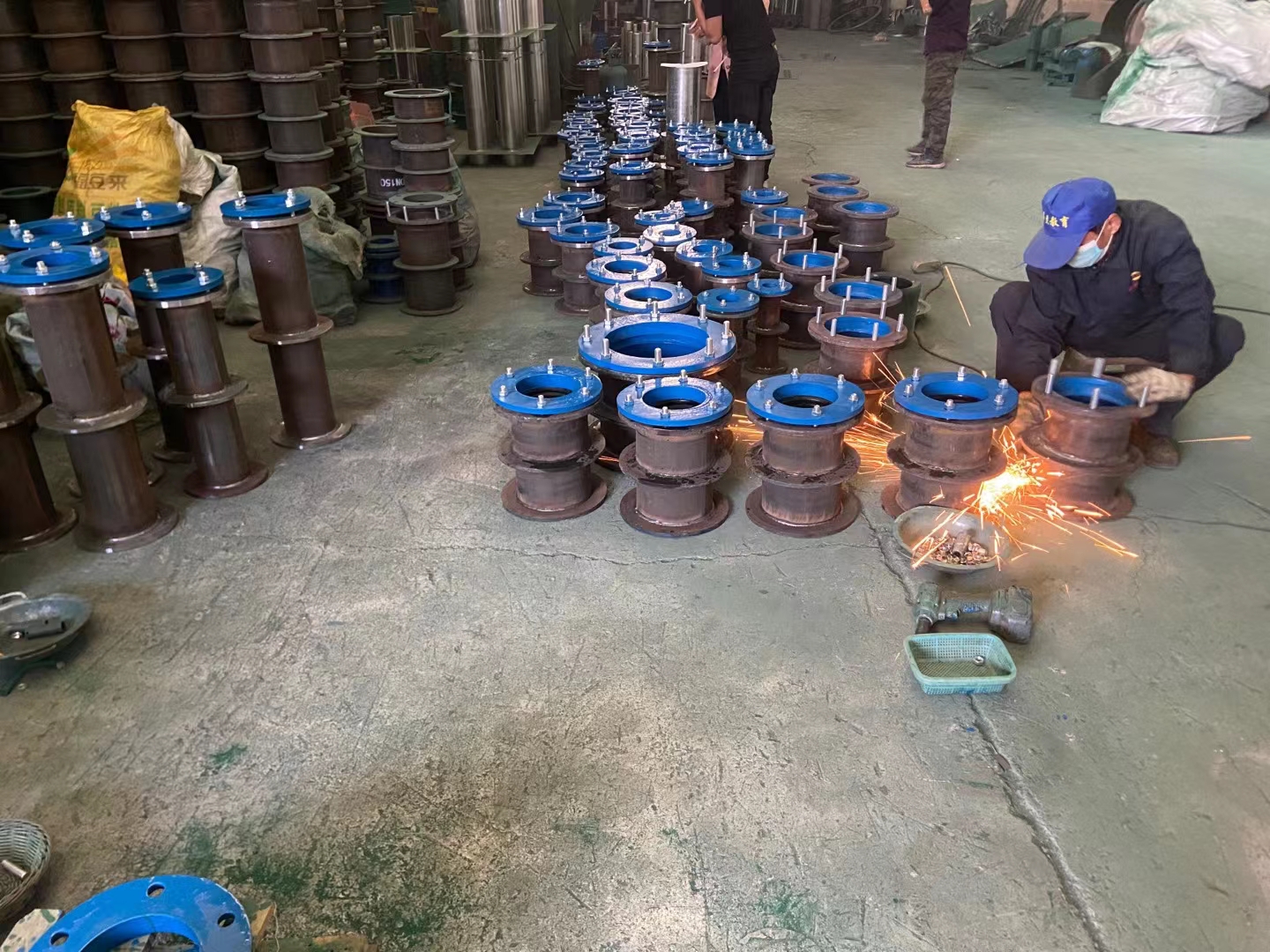 柔性防水套管制作現場圖片